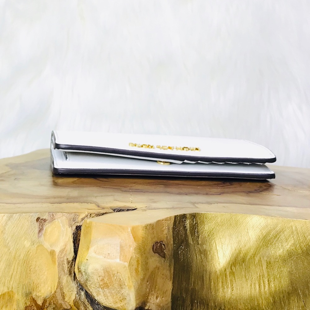 Michael Kors Jet Set Travel Slim Bifold Wallet - Picture 6 of 8